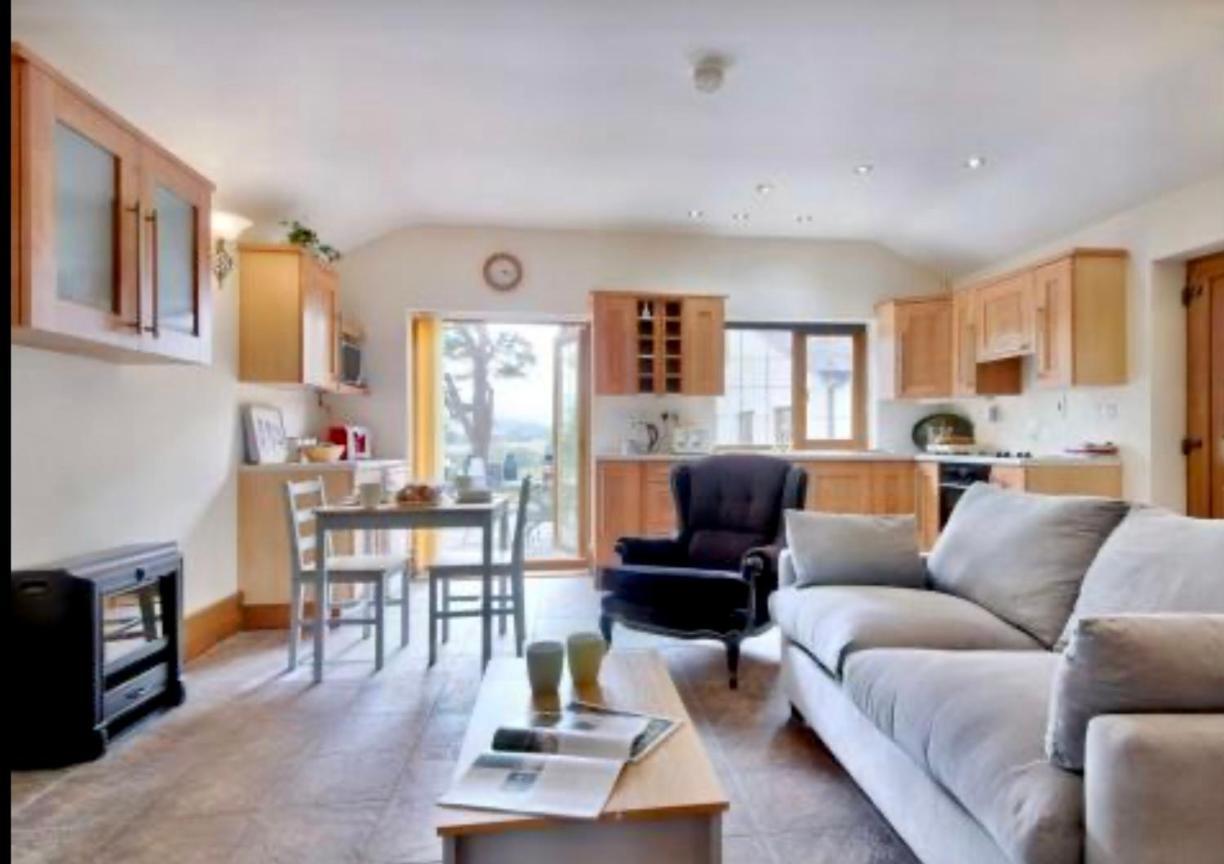 Mountain View Cottage, Hot Tub , Stunning Views Llanhamlach Экстерьер фото