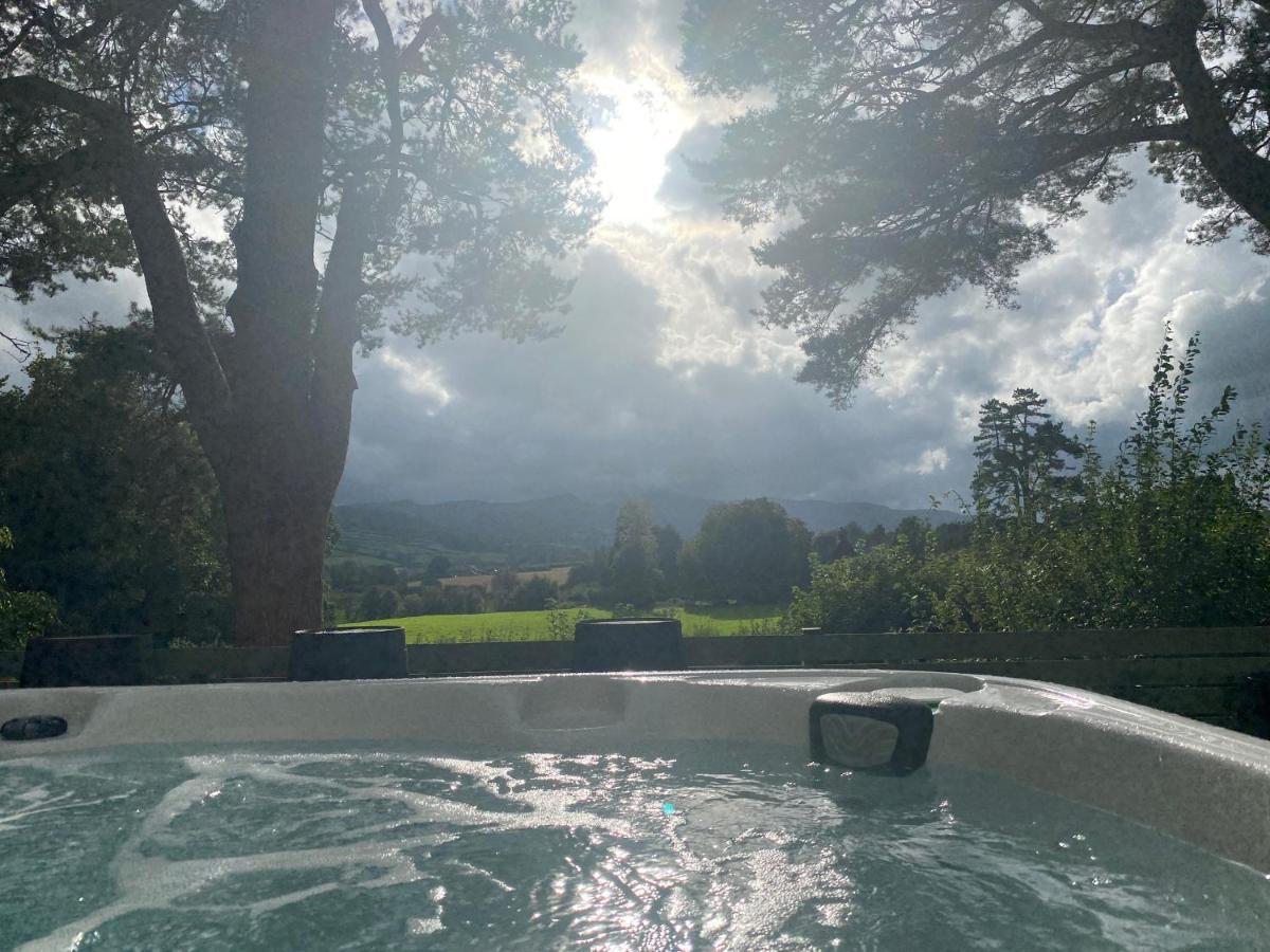 Mountain View Cottage, Hot Tub , Stunning Views Llanhamlach Экстерьер фото
