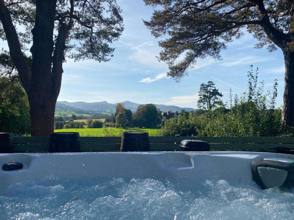 Mountain View Cottage, Hot Tub , Stunning Views Llanhamlach Экстерьер фото
