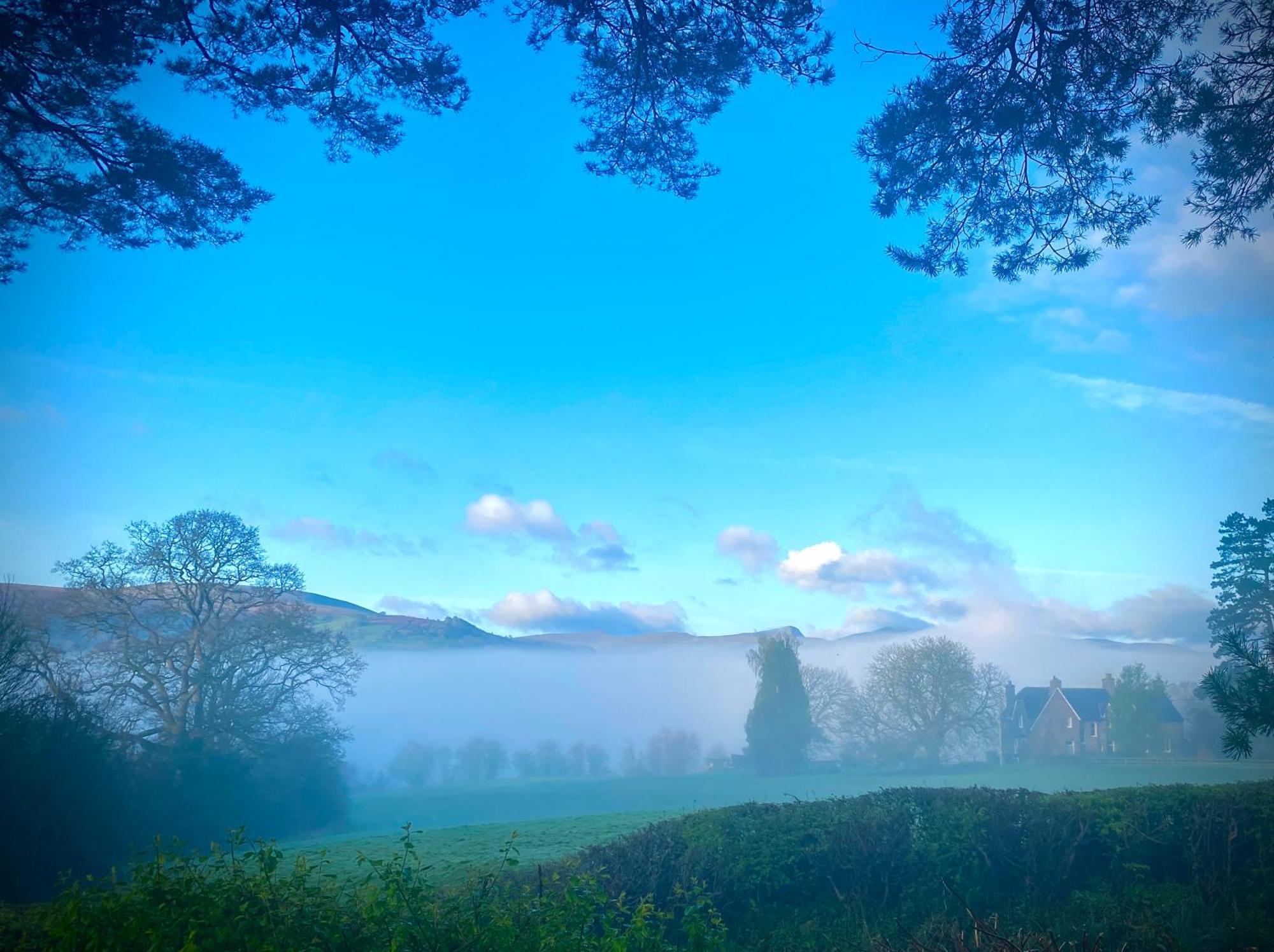 Mountain View Cottage, Hot Tub , Stunning Views Llanhamlach Экстерьер фото